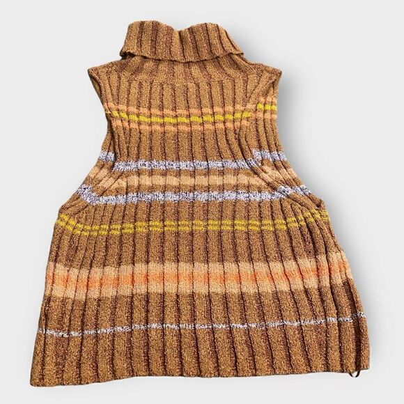 Free People Edith Vest Berry Petals Combo Womens size XSmall Great Condition - Picture 9 of 9